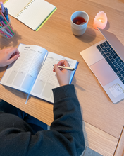 Afbeelding in Gallery-weergave laden, BUNDEL PLANNER 2025 & DAGEN ZONDER HAAST JOURNAL