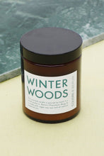 Afbeelding in Gallery-weergave laden, Geurkaars "Winterwoods"
