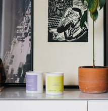 Afbeelding in Gallery-weergave laden, Geurkaars met Playlist "Relax &amp; Recharge"
